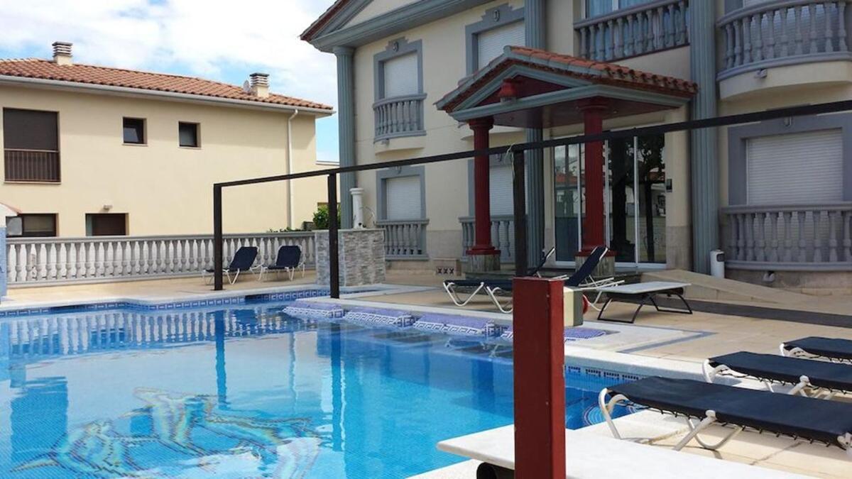Hotel Portofino By Insidehome Empuriabrava Exterior foto